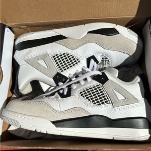 Retro 4 Mid Military Black Youth 3.5